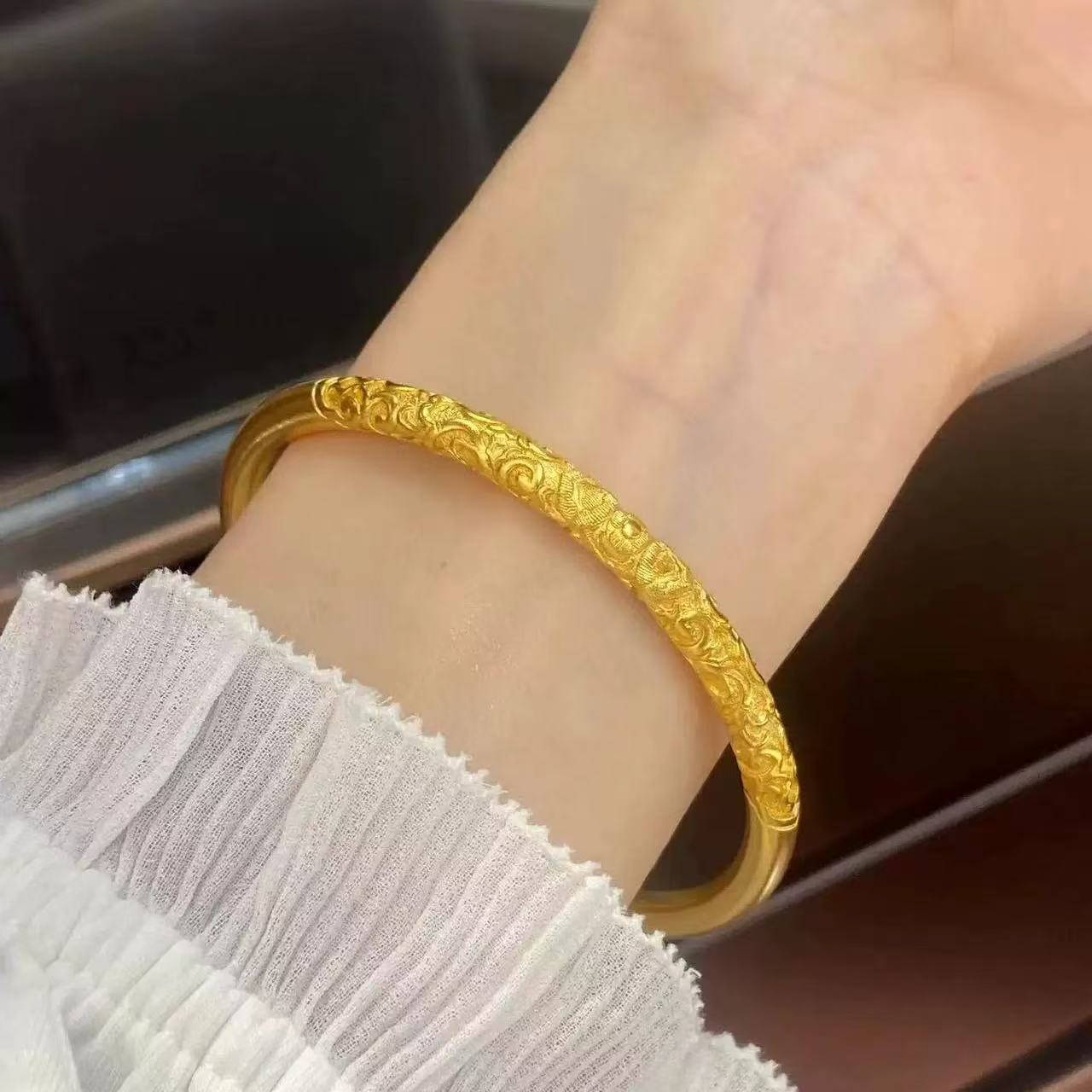 古法沙金实心传承紫荆花卷草纹手镯女黄金色闭口爆款镯子礼物礼盒