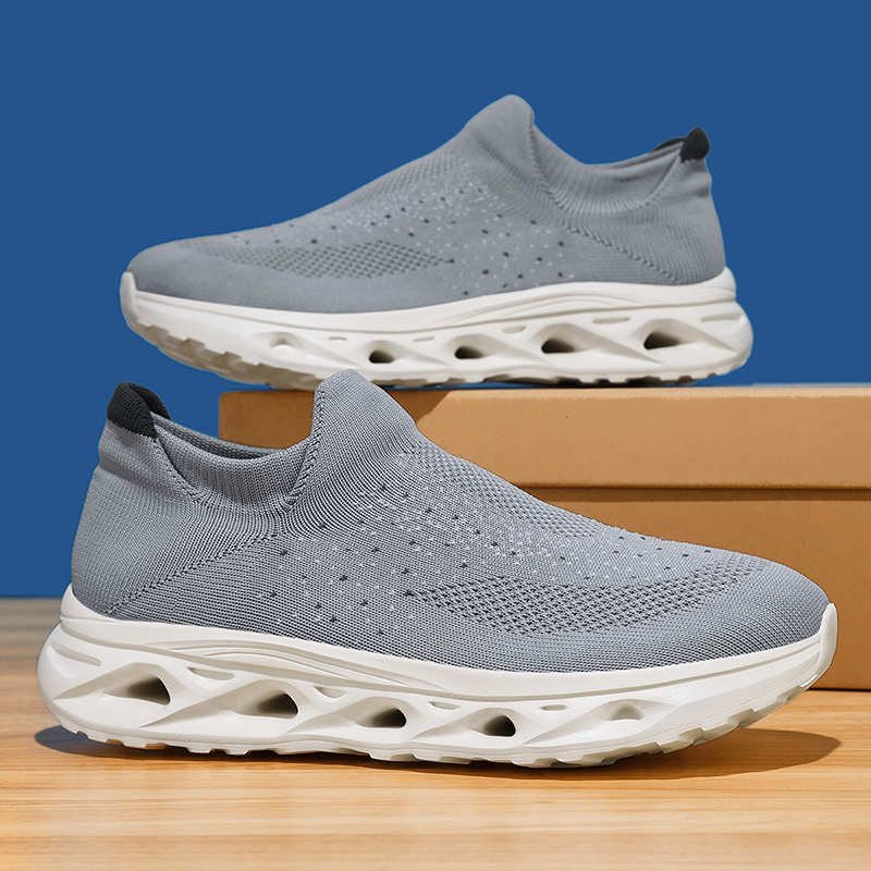 男鞋2025新款秋季飞织透气大码运动鞋休闲一脚蹬黑色老爹潮鞋网面