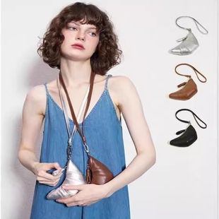 复古真软皮设计羊皮质感迷你牛角包精致挂绳mini零钱包银色黑色