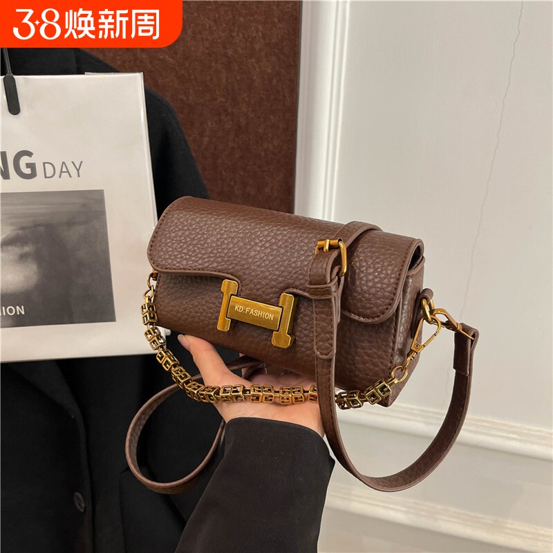 高级感小包包女2025新款秋冬季百搭斜挎包精致迷你小方包单肩红色