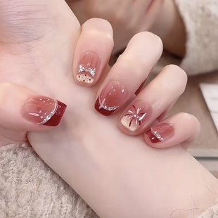 秋冬显白红色法式穿戴甲短款过年温柔蝴蝶结波点猫眼指甲贴烟花