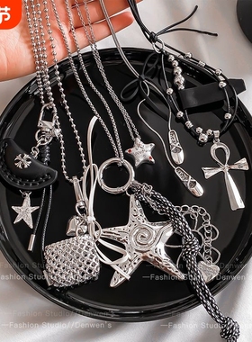 韩系蝴蝶结爱心吊坠项链女甜酷冷淡风长款卫衣链配饰百搭时髦颈链