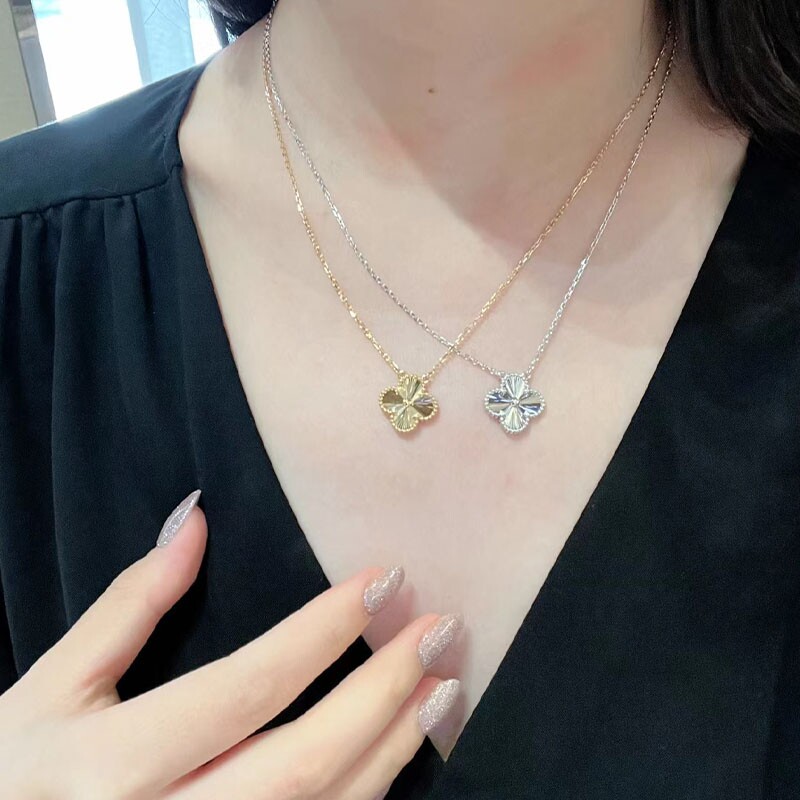 轻奢单花四叶草项链女小众高颜值锁骨链吊坠礼物白金贝母玫瑰金