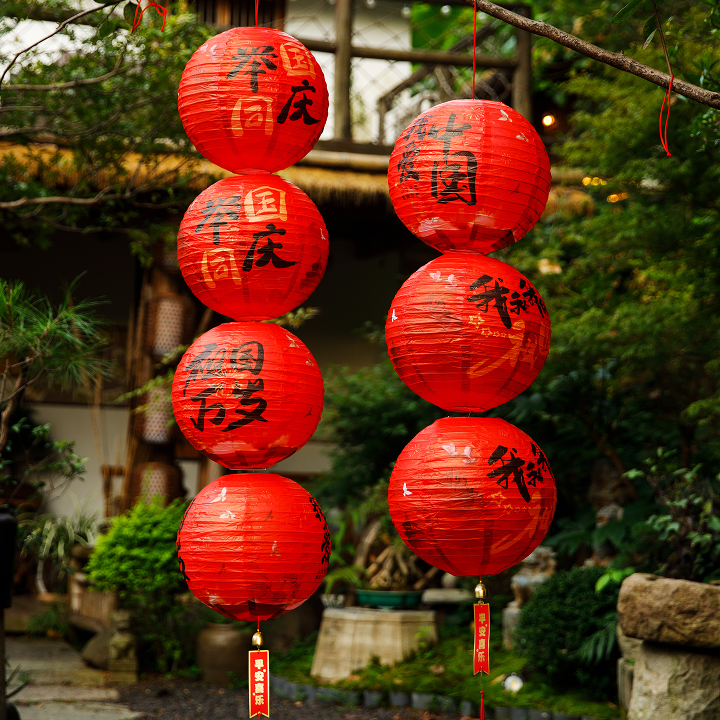 2025国庆节中秋装饰品古风折叠灯笼挂串立柱桌飘酒店商场场景布置