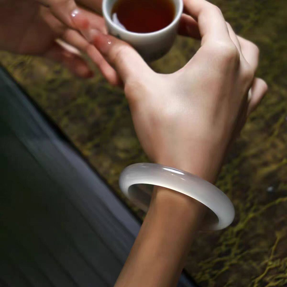 天然玉髓女款玉镯子白月光荔枝冻冰种玉手镯马料设计感女款手镯