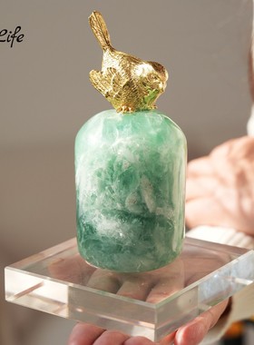 天然绿萤石黄铜雀摆件