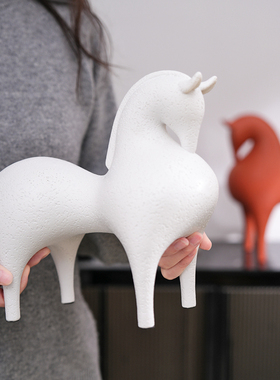 骏马艺术风抽象样板间送礼摆件