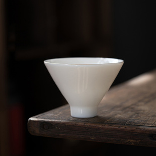 功夫茶杯陶瓷主人杯日式单杯白瓷品茗杯斗笠杯80ml普洱小茶盏描金