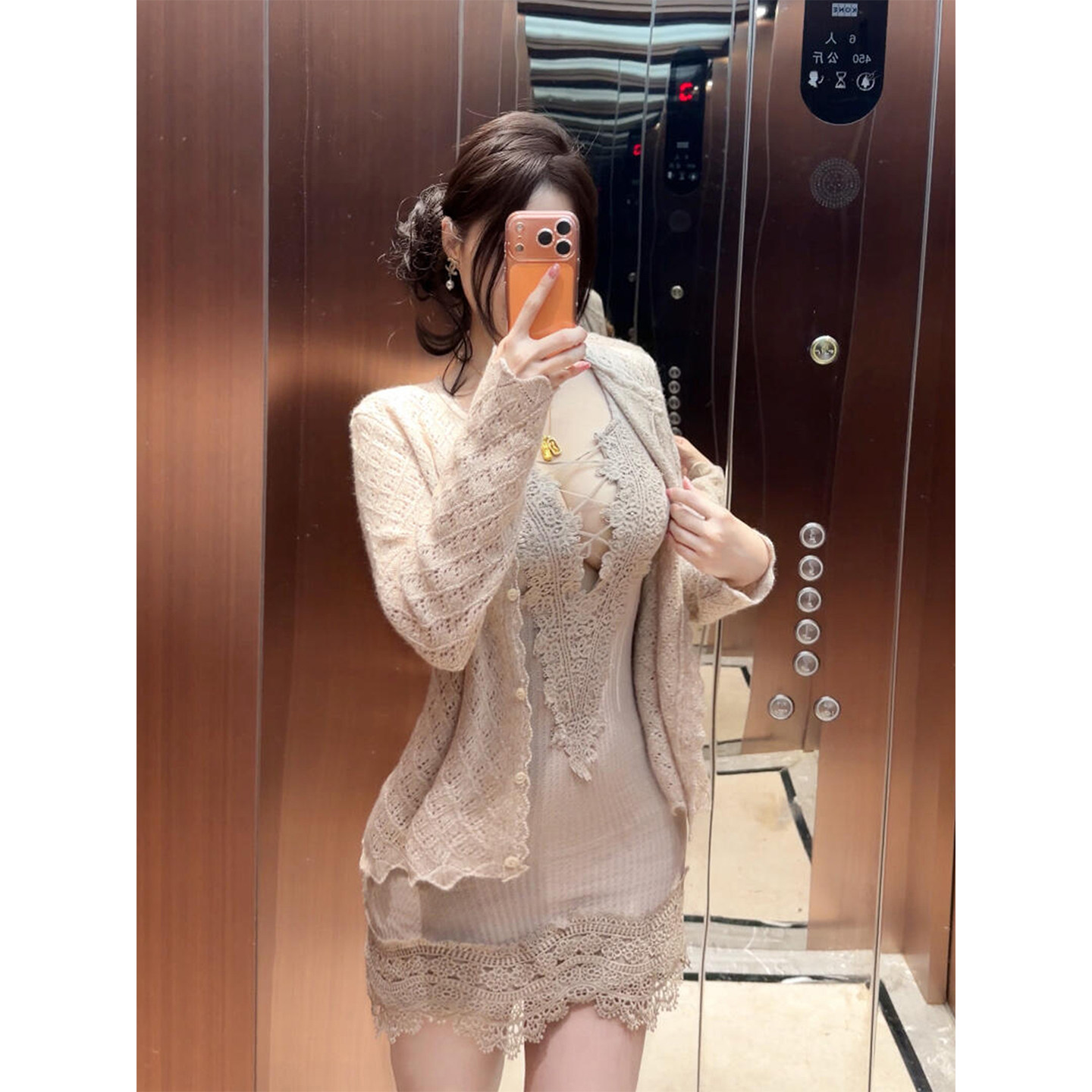 微胖纯欲温柔镂空针织开衫