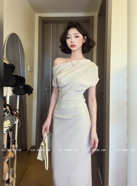 XZY/欣争艳 微胖御姐气质斜肩荡领连衣裙女25年夏季褶皱收腰长裙