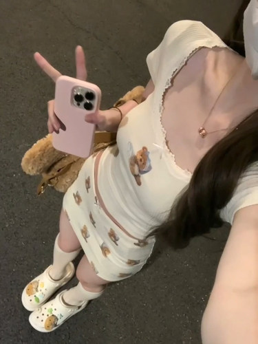 微胖mm纯欲辣妹小熊印花短款上衣