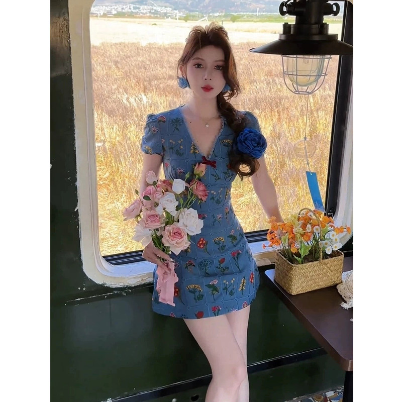微胖法式甜美蓝色V领花朵连衣裙图片