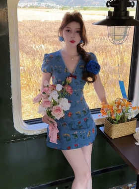 XZY 微胖法式甜美蓝色V领花朵连衣裙女25年夏季田园风收腰短裙子