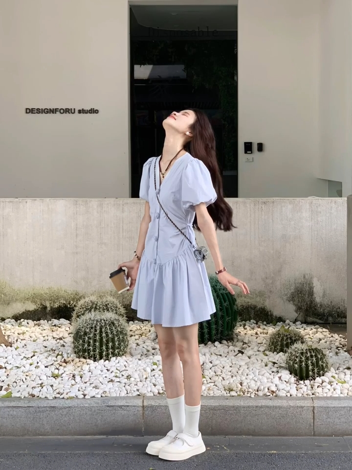 微胖mm法式茶歇v领泡泡袖连衣裙