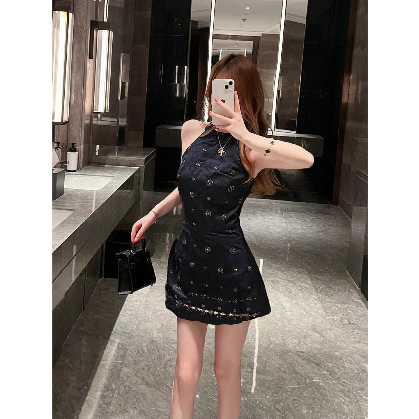 XZY 微胖甜辣妹复古刺绣挂脖连衣裙女25年夏季收腰显瘦无袖短裙子,女装/女士精品,大码连衣裙,淘宝优惠券,粉丝福利购,淘宝优惠卷