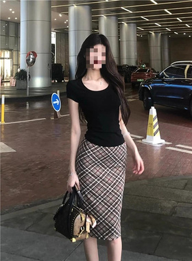 XZY 微胖纯欲复古格纹包臀半裙女26年夏辣妹U领黑色短袖上衣套装