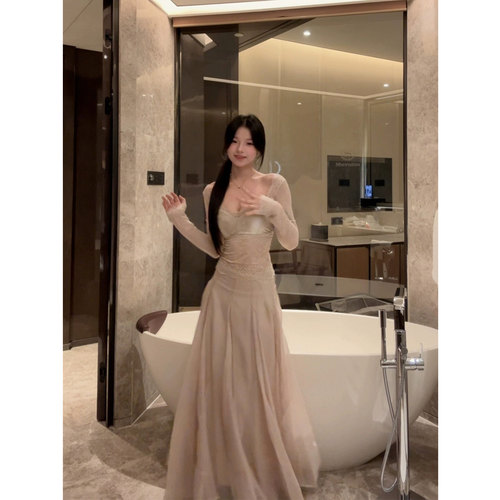 微胖纯欲性感蕾丝露背长袖上衣