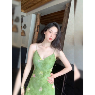 XZY 收腰显瘦度假长裙 微胖法式 气质绿色碎花V领吊带裙女25年夏季