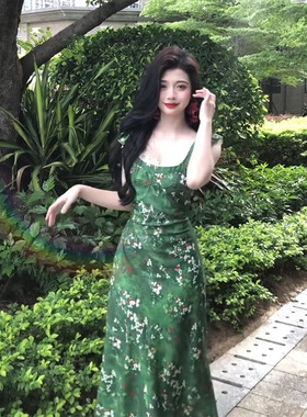 XZY 微胖法式复古显白绿色碎花连衣裙女25年夏季森系绝美修身长裙