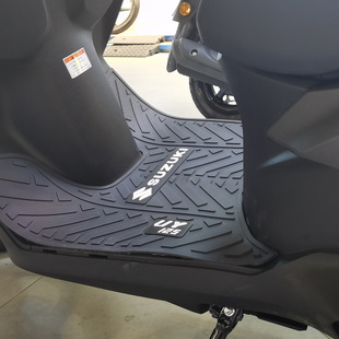 适用于新款 丝圈脚垫防水防滑厚 轻骑铃木UY125踏板摩托车专用改装