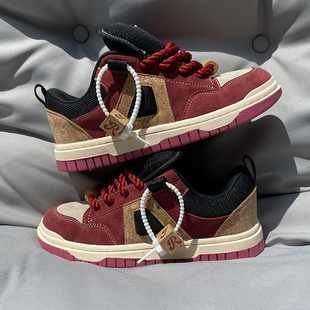 小众原创设计感面包鞋复古酒红男鞋2024秋季国潮面包鞋休闲板鞋