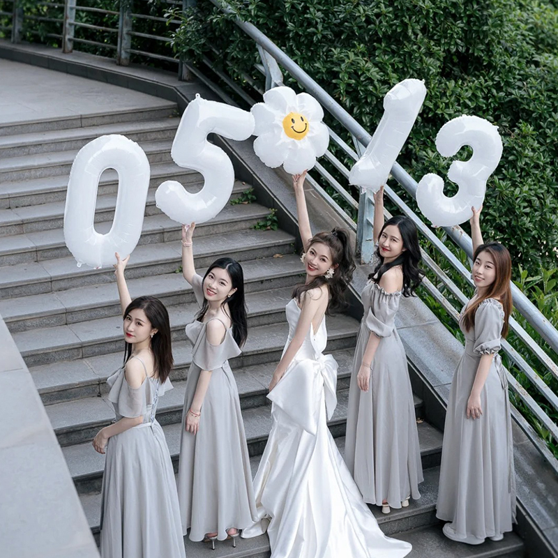 结婚日期数字气球新娘晨袍拍照道具婚礼接亲游戏创意摆拍出片神器