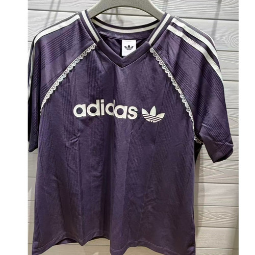 adidas阿迪达斯 三叶草女子圆领短袖运动T恤LF2323