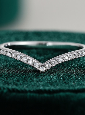 仿真石戒指V字型单排戒皇冠女戒群镶王冠单身尾戒叠戴925银莫桑石