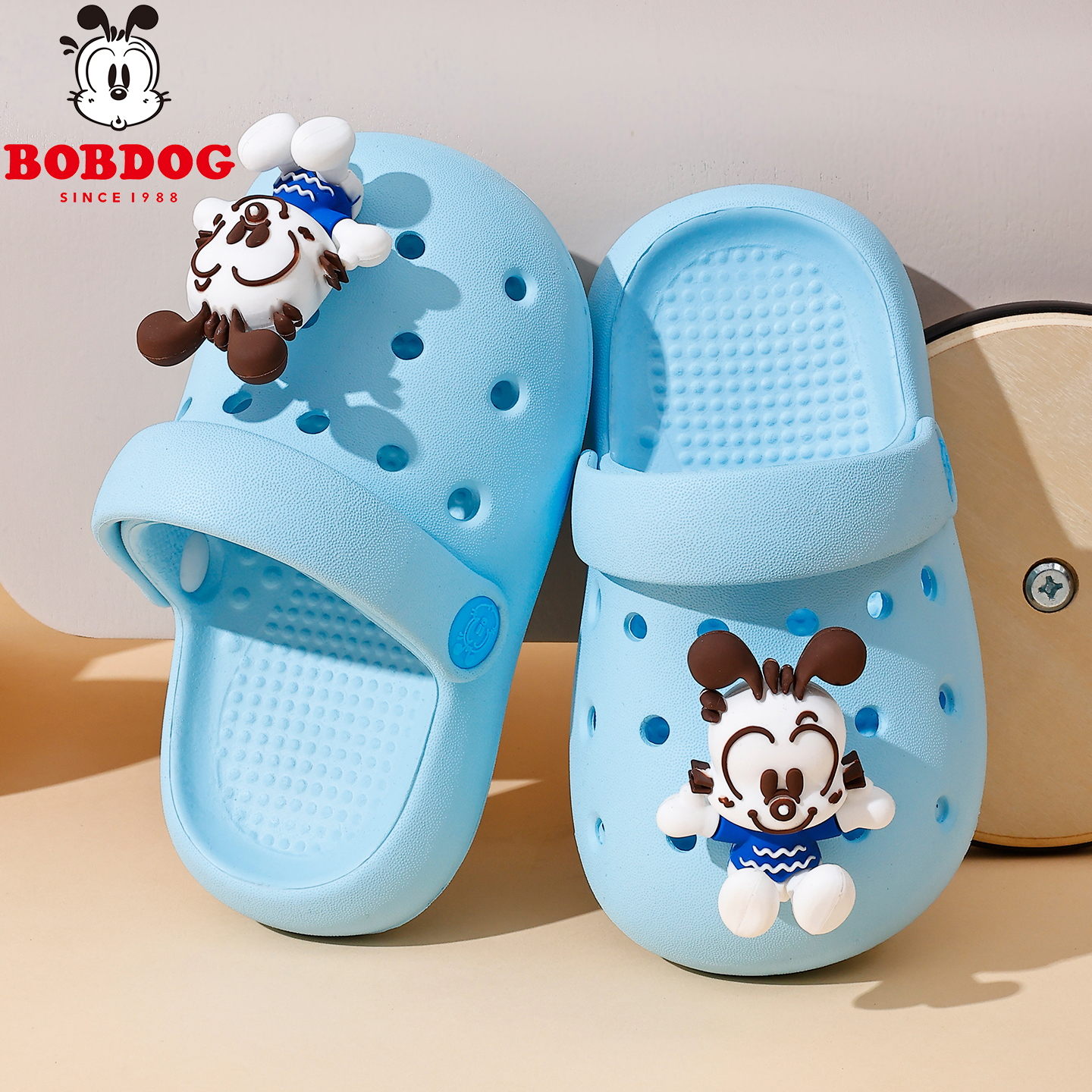 巴布豆夏季新款卡通风儿童洞洞鞋