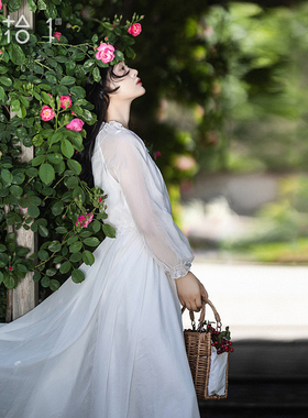 【玉凤谣】雪纺连衣裙女2026年夏季木耳边圆领长袖设计感白色裙子