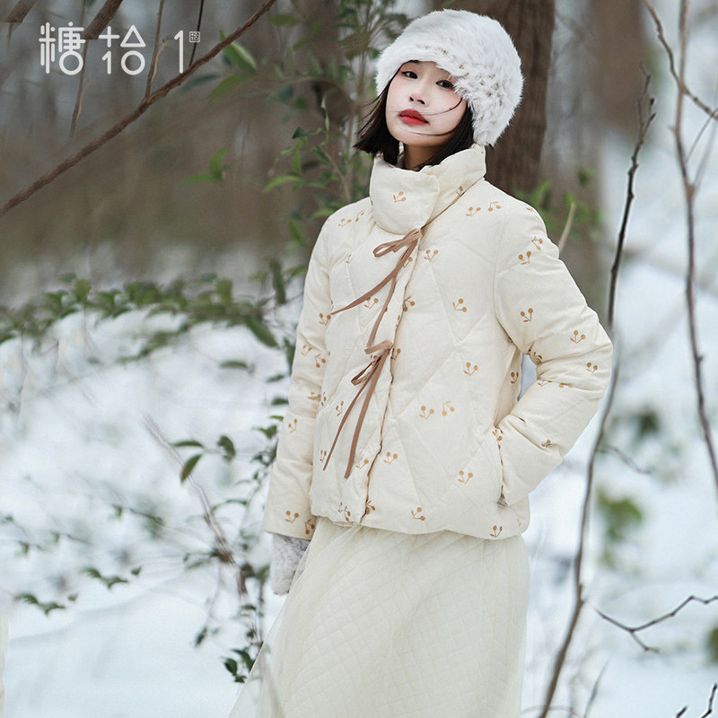 现货【松茶可可】短款羽绒服女装冬季白鸭绒撞色系带轻薄印花外套