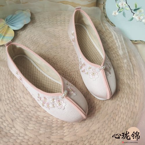 明制珍珠绣花布鞋原创春夏新品