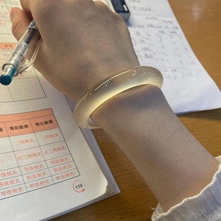 2026香槟金色玛瑙玉髓高冰种玉手镯玛瑙平替白月光起胶感独龙玉镯