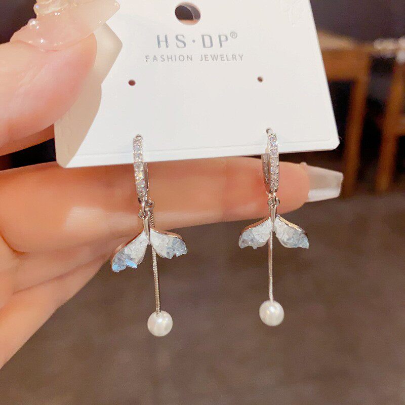 2026渐变蓝色水晶鱼尾吊坠珍珠耳扣时尚小清新轻奢设计感耳环百搭