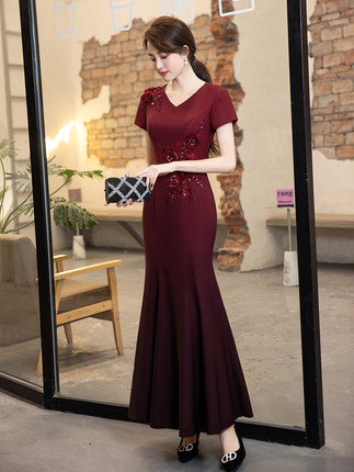 索佰丽妈妈参加婚礼服渐变色长款年轻丈母娘喜婆婆婚宴鱼尾连衣裙