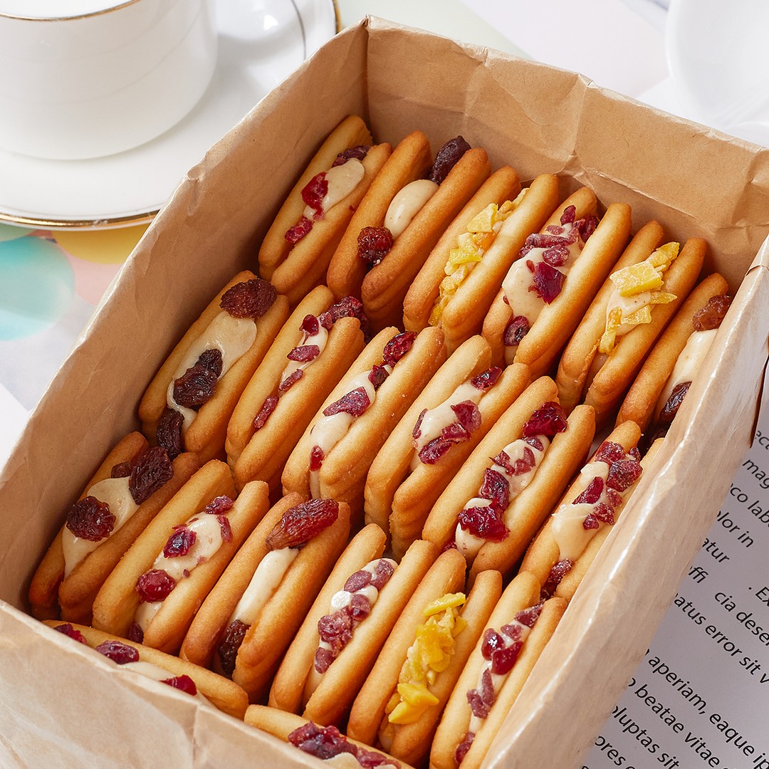 爆款饼干蔓越莓牛轧夹心饼干奶酥三种口味选择网红饼干零食