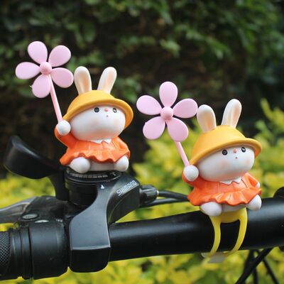 电动车装饰品创意可爱雨衣兔子风车竹蜻蜓兔年电瓶自行车载电动摩