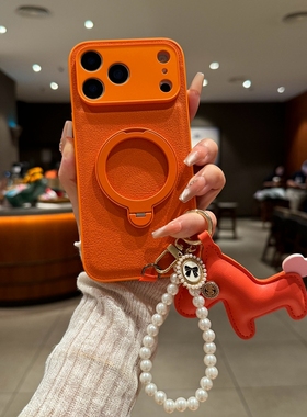 秋冬皮纹适用于iphone17手机壳旋转支架16promax马年苹果15腕带i14手链13/12高级感11新年款爱马仕橙色17pro