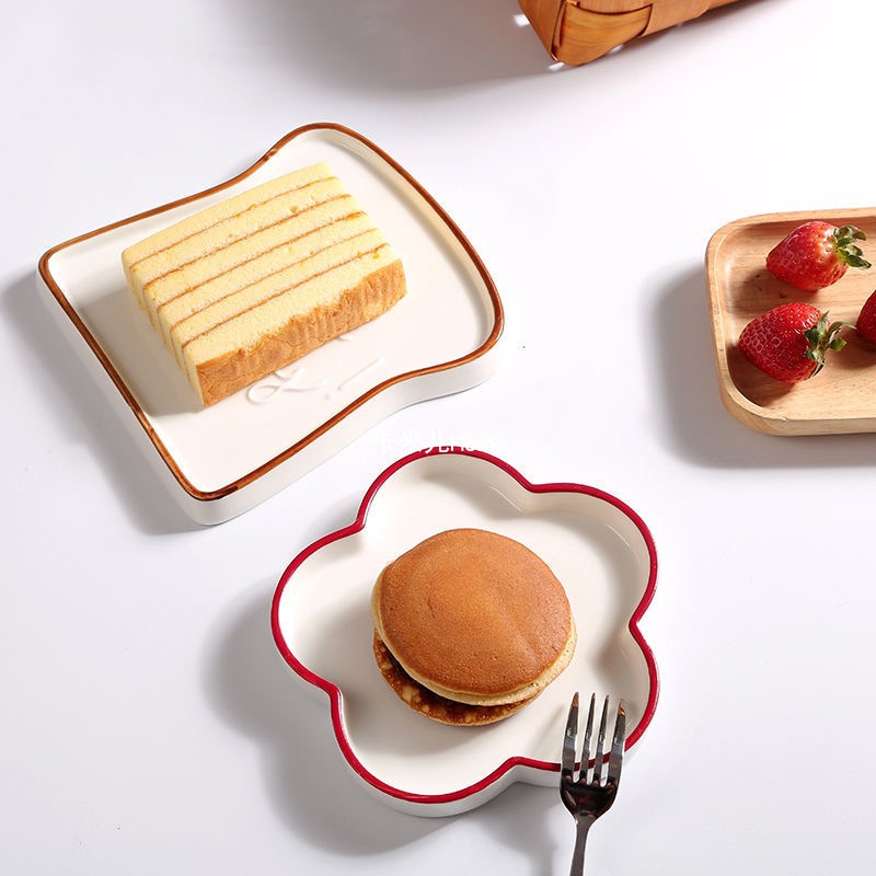 ins日式红色梅花盘不规则花朵女生小吃碟小菜碟甜品蛋糕陶瓷盘子