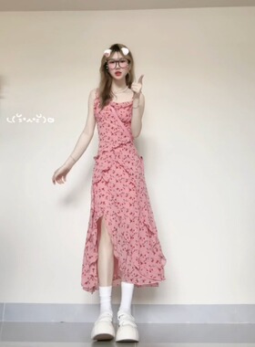 粉红色碎花吊带连衣裙女夏季海边度假法式收腰显瘦开叉a字长裙子