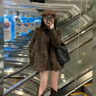 巨好看的羊羔毛咖色马甲外套女春季2026新款坎肩马夹今年流行上衣