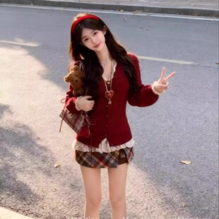 超好看的红色v领麻花毛衣开衫女装2026春季高级感修身针织衫上衣