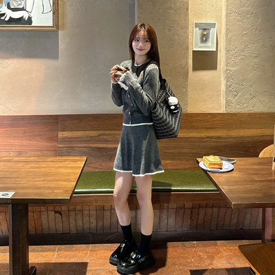 超好看冬装连衣裙子2025新款韩系修身配大衣长袖内搭打底针织裙女