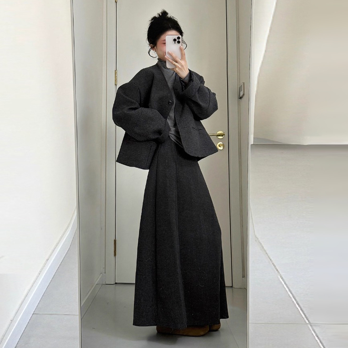 深灰色高领长袖毛呢西装裙子女气质高级感加厚初冬巨好看的连衣裙