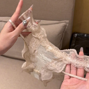 自带腿环的蕾丝内裤…也太纯欲了~蕾丝柔软不夹pp！穿上超级撩人~
