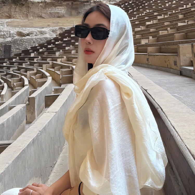 沙漠旅游纯色披肩女外搭薄款丝巾人鱼姬色珠光纱巾空调房头巾围巾