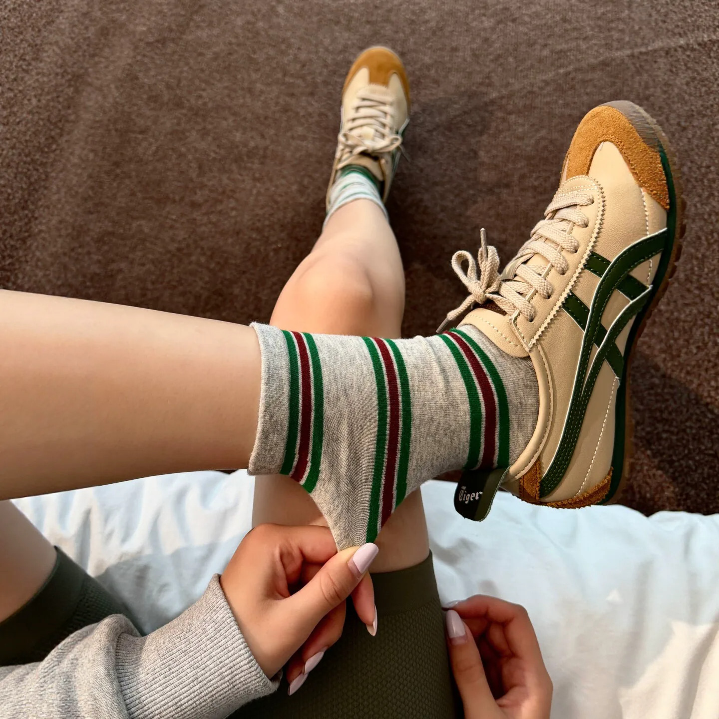 美式复古风条纹时尚潮流中筒袜女