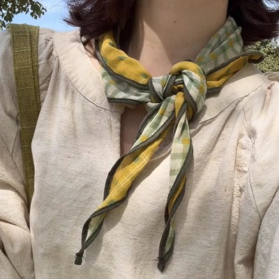 早春草绿黄格纹丝巾女双面三角巾