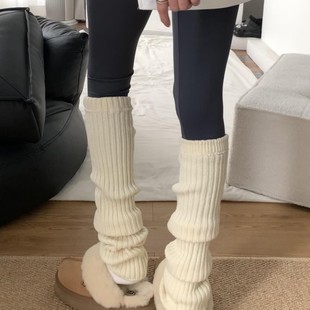 九敏!lulu平替真的有点东西啊!袜套+连裤袜的穿搭秋冬谁能拒绝~