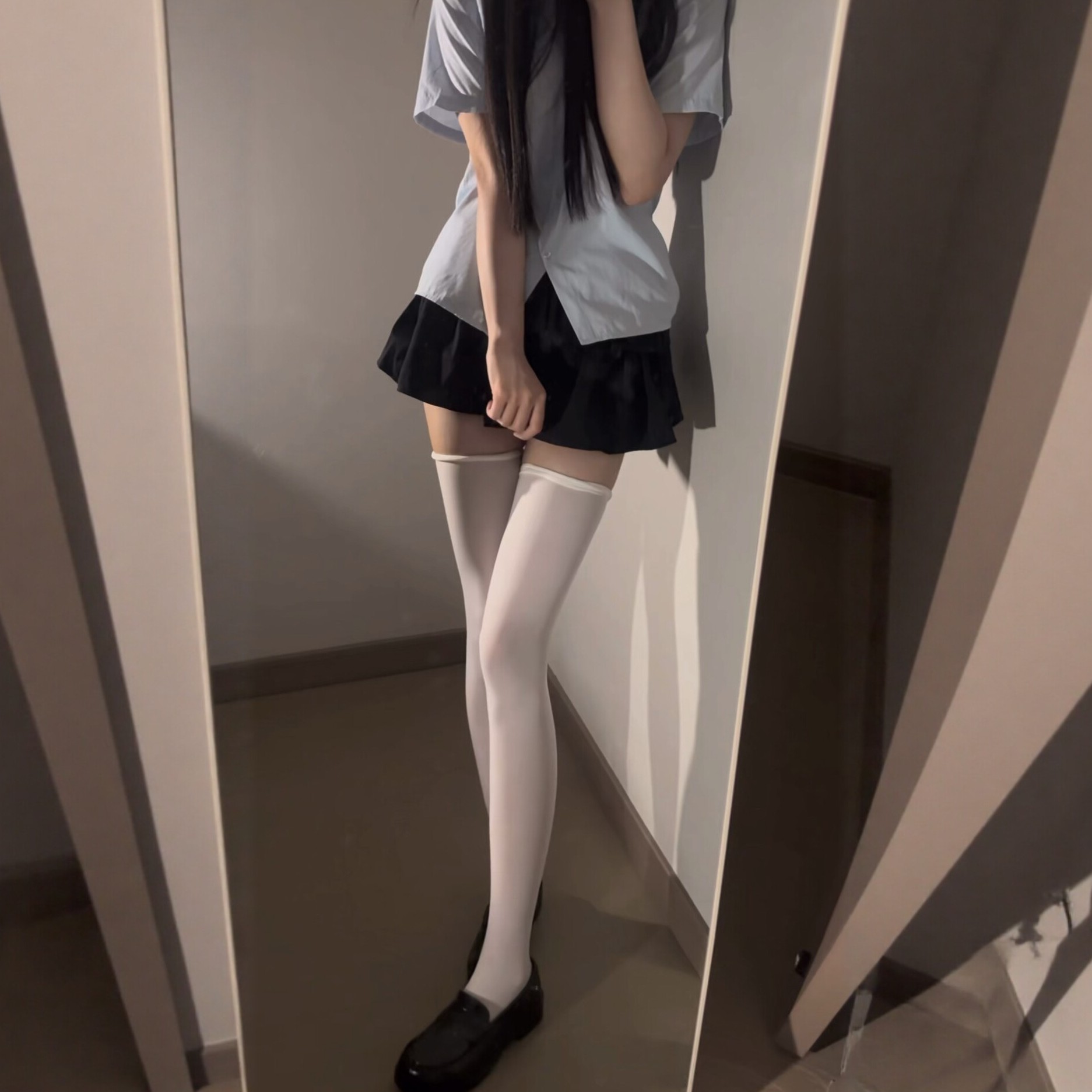 奶白色白丝过膝袜长筒大腿丝袜女